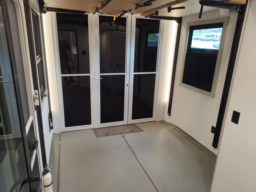 2026 Brinkley Model G 4150, Photos photo 42