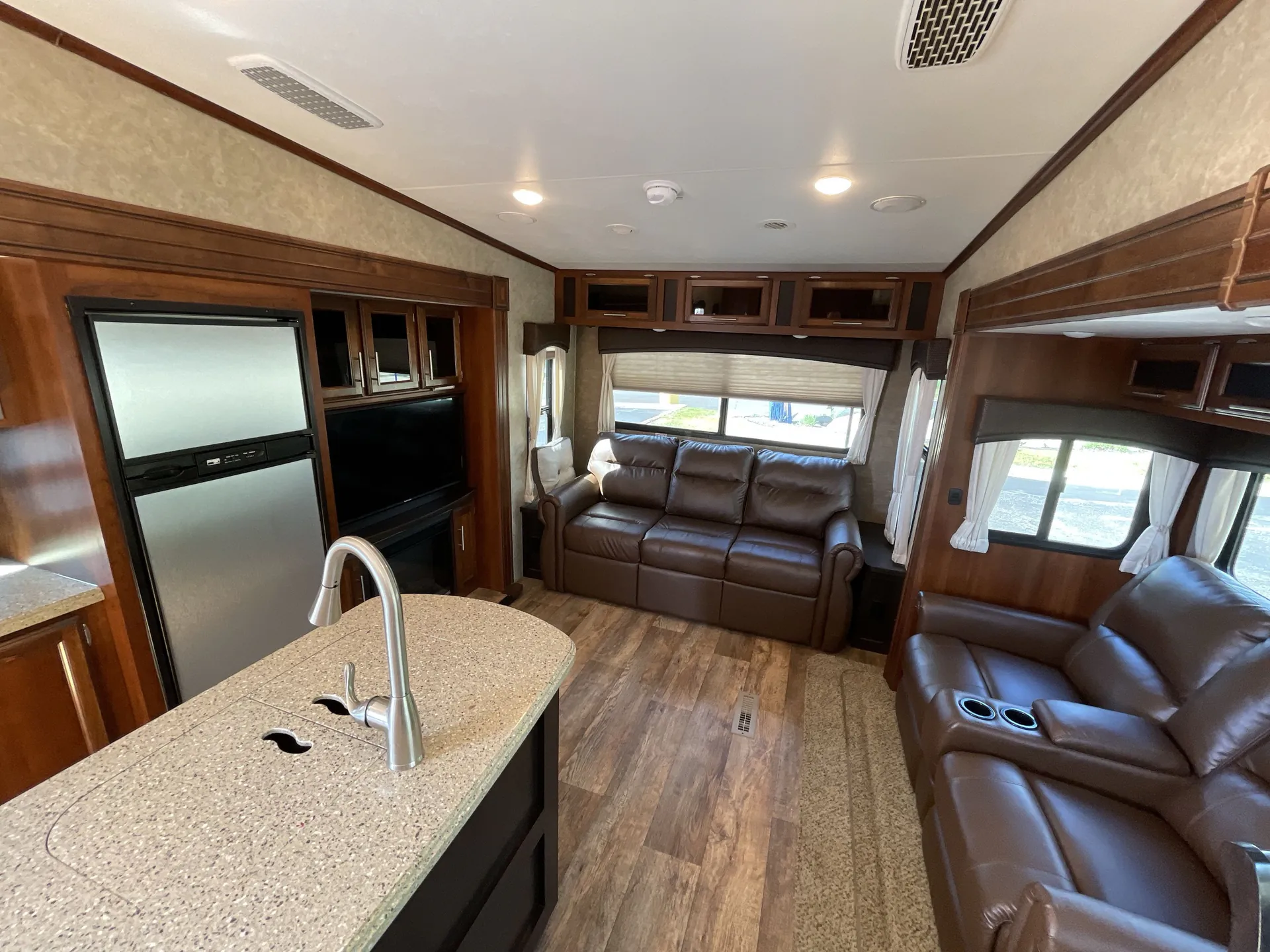 2017 Jayco Eagle 321RSTS - Photo 4