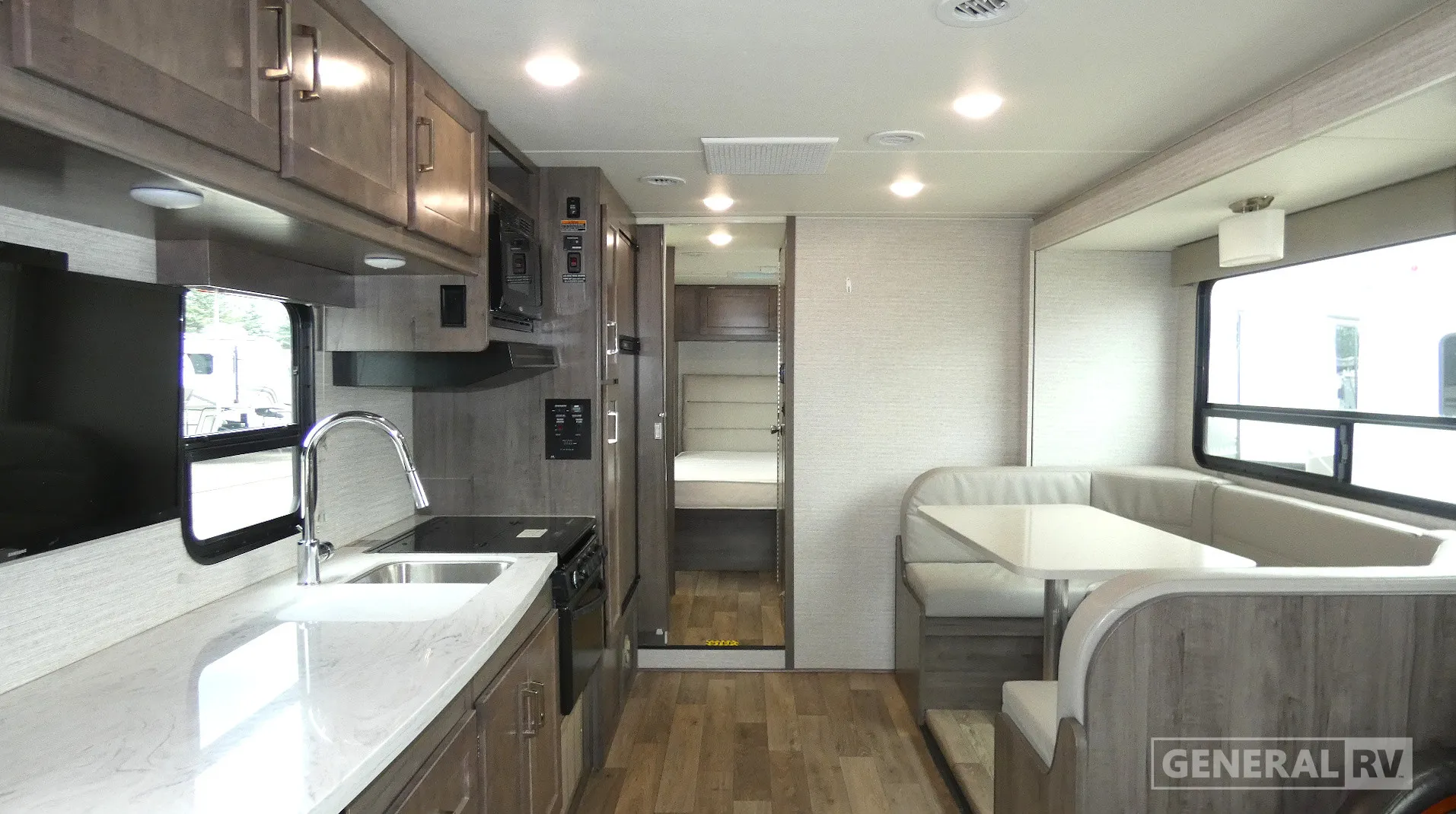 2020 Winnebago Minnie Winnie 31K - Photo 3