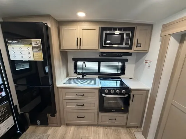 2026 Forest River Rockwood Mini Lite 2515S — Photo 7
