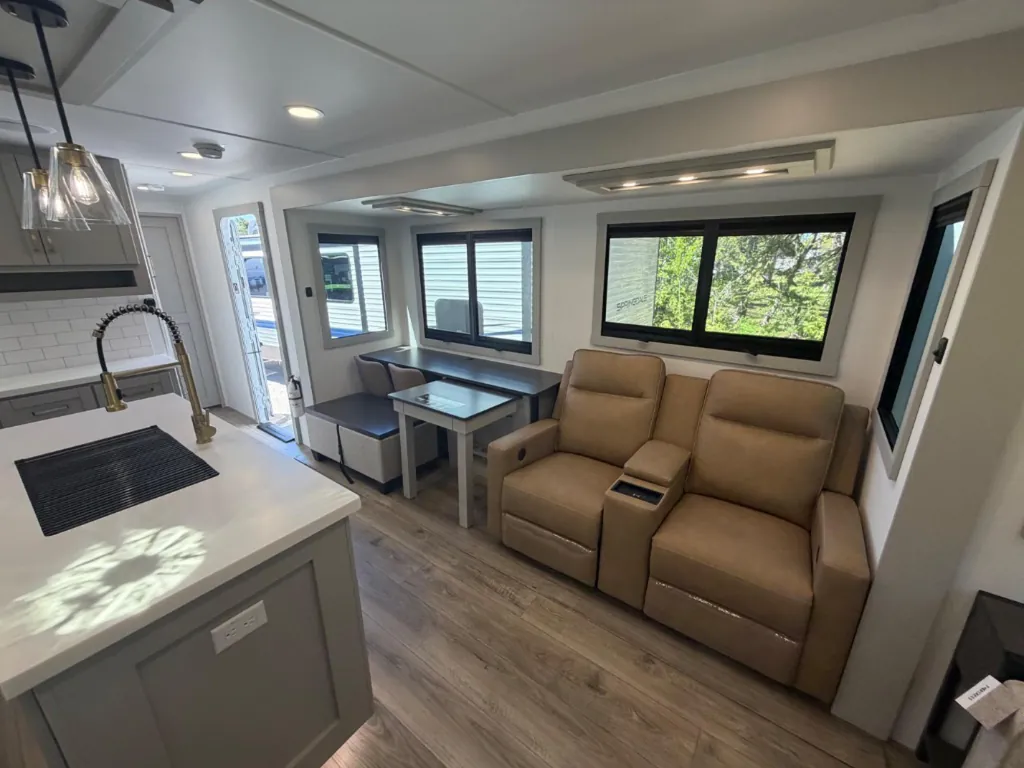 2026 Brinkley Model Z Air 297, Photos photo 11