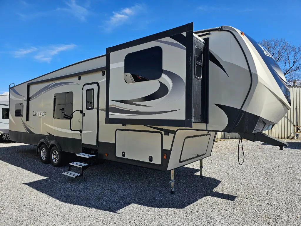 2018 Keystone Laredo 340FL - Photo 2