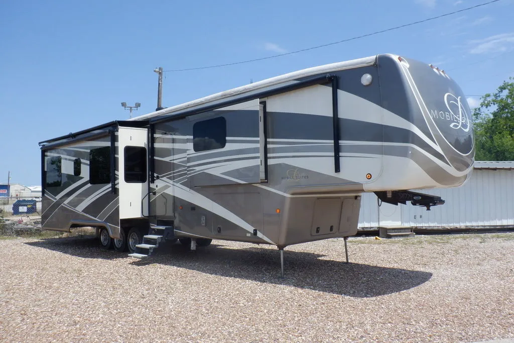 2017 CrossRoads Redwood 39MB - Photo 3