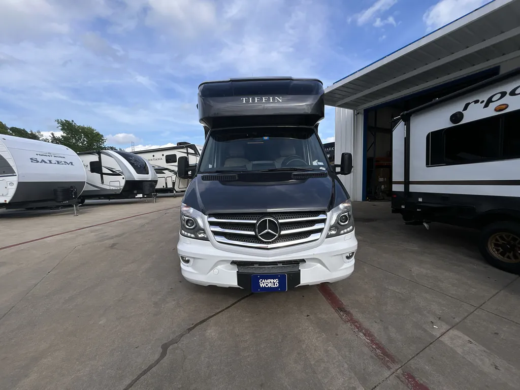 2017 Tiffin Wayfarer 24 QW, Photos photo 4