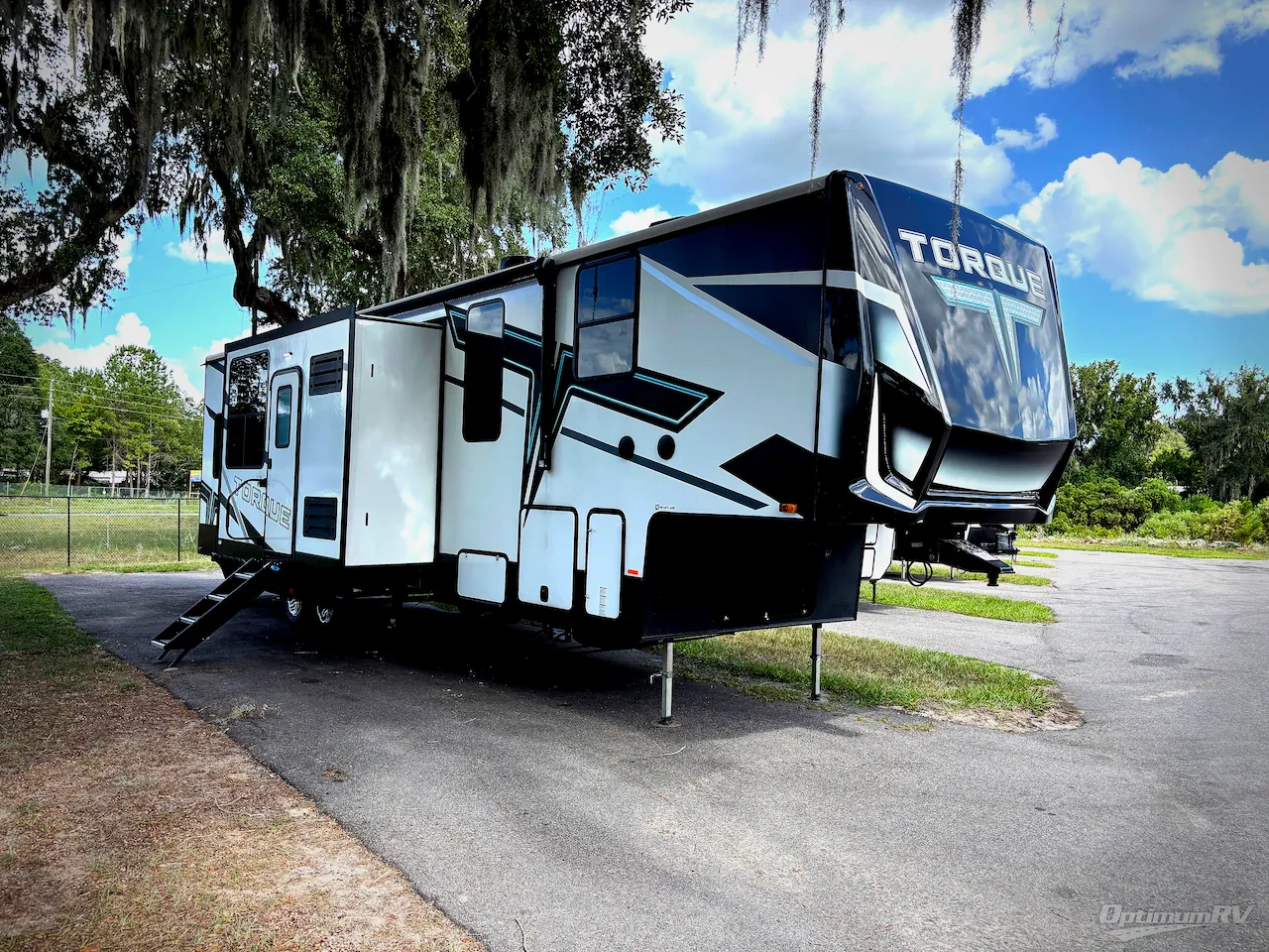 2023 Heartland Torque 350 - Photo 2