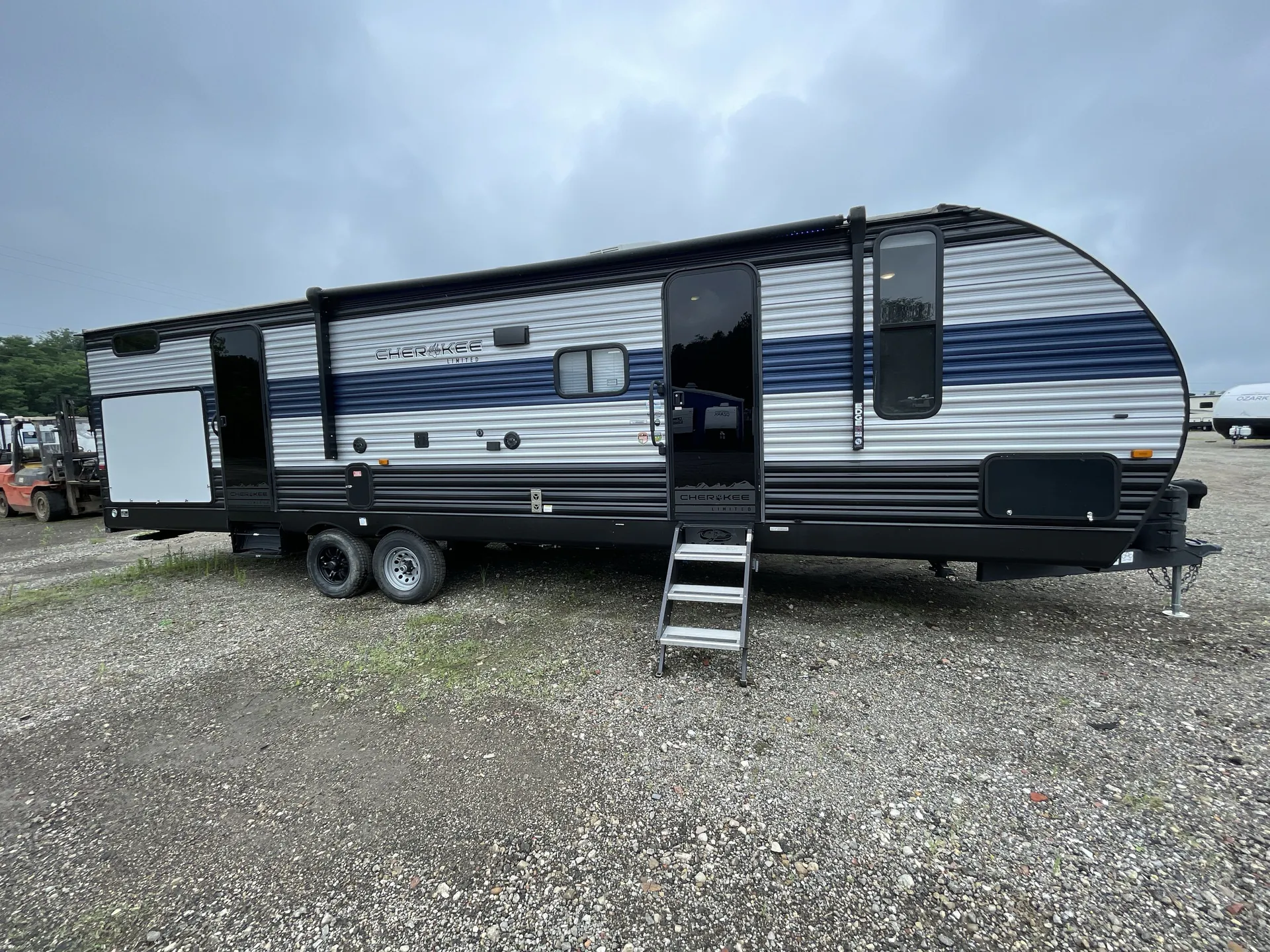 2022 Forest River Cherokee 294BH — campside