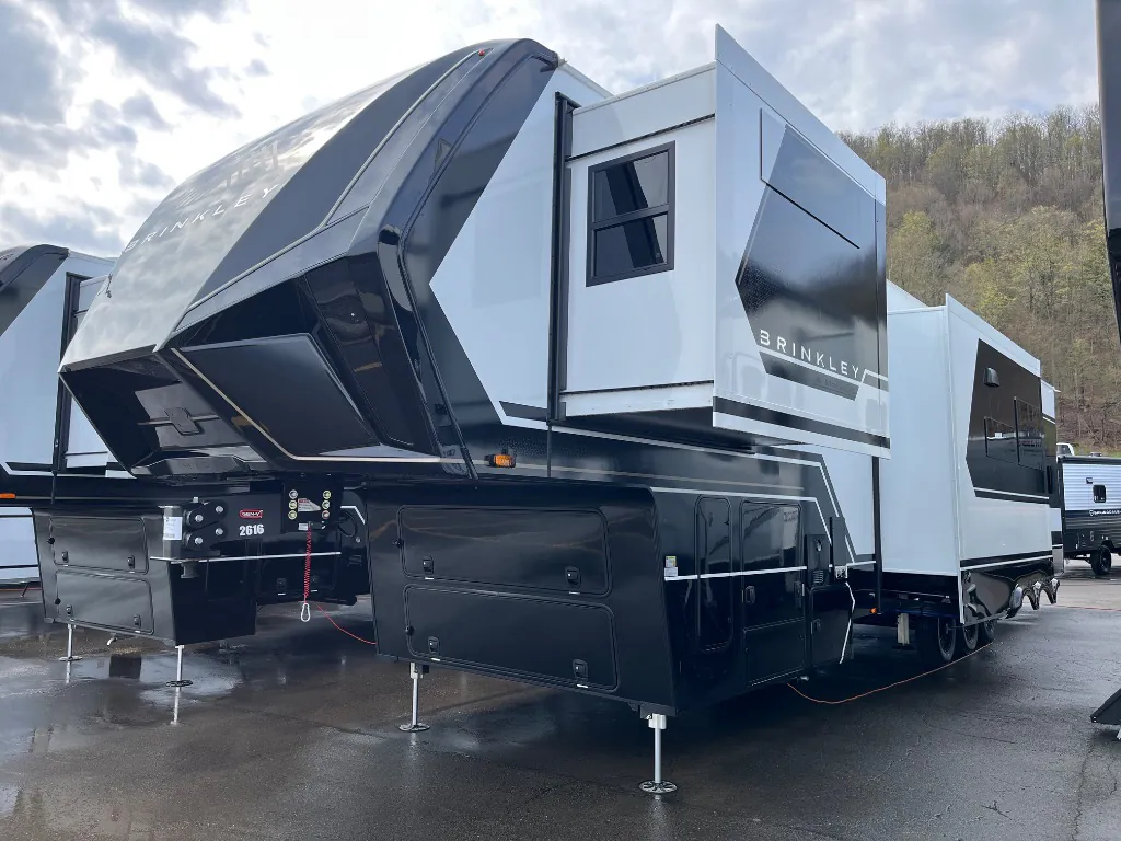 2026 Brinkley Model G 4100, Photos photo 5