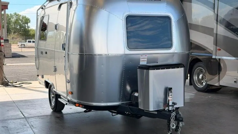 2027 Airstream World Traveler 17RB - Photo 2