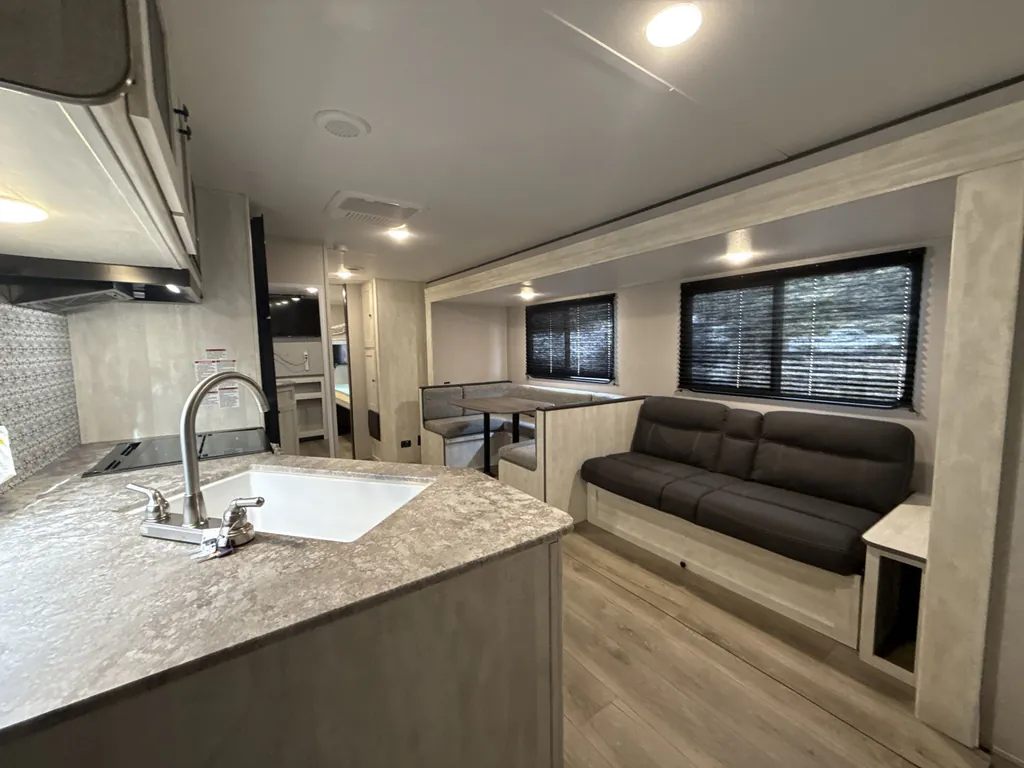 2024 Shasta I-5 530QB, Photos photo 2