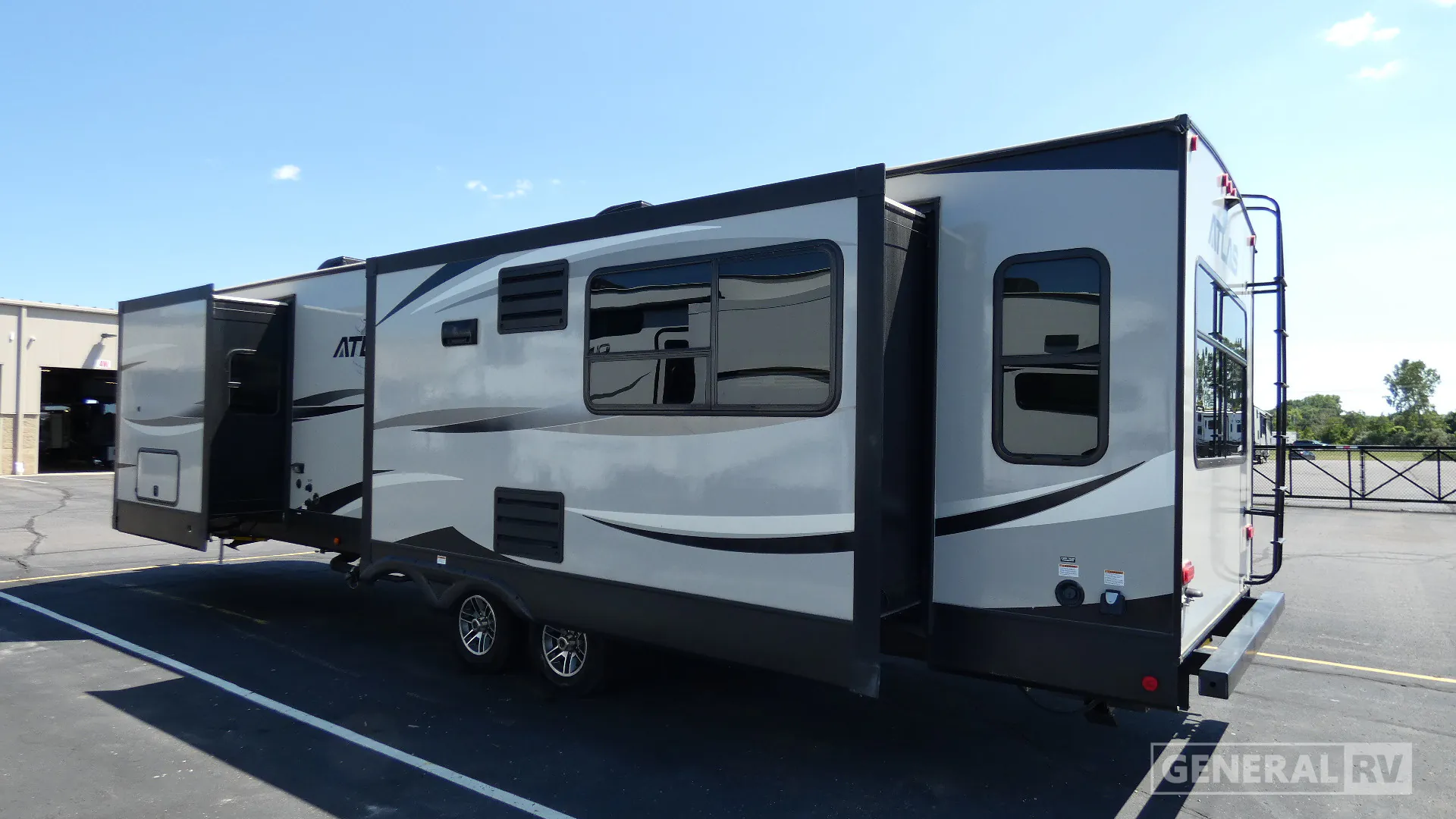 2019 Dutchmen Atlas 3302RL - Photo 4