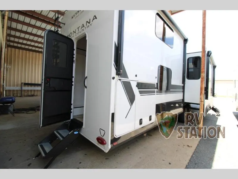 2027 Keystone RV Montana High Country 391TB - Photo 3