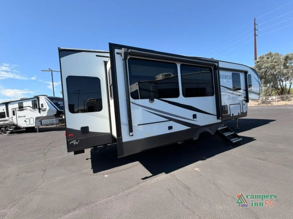 2024 Forest River Rockwood Signature 361RL, Photos photo 7