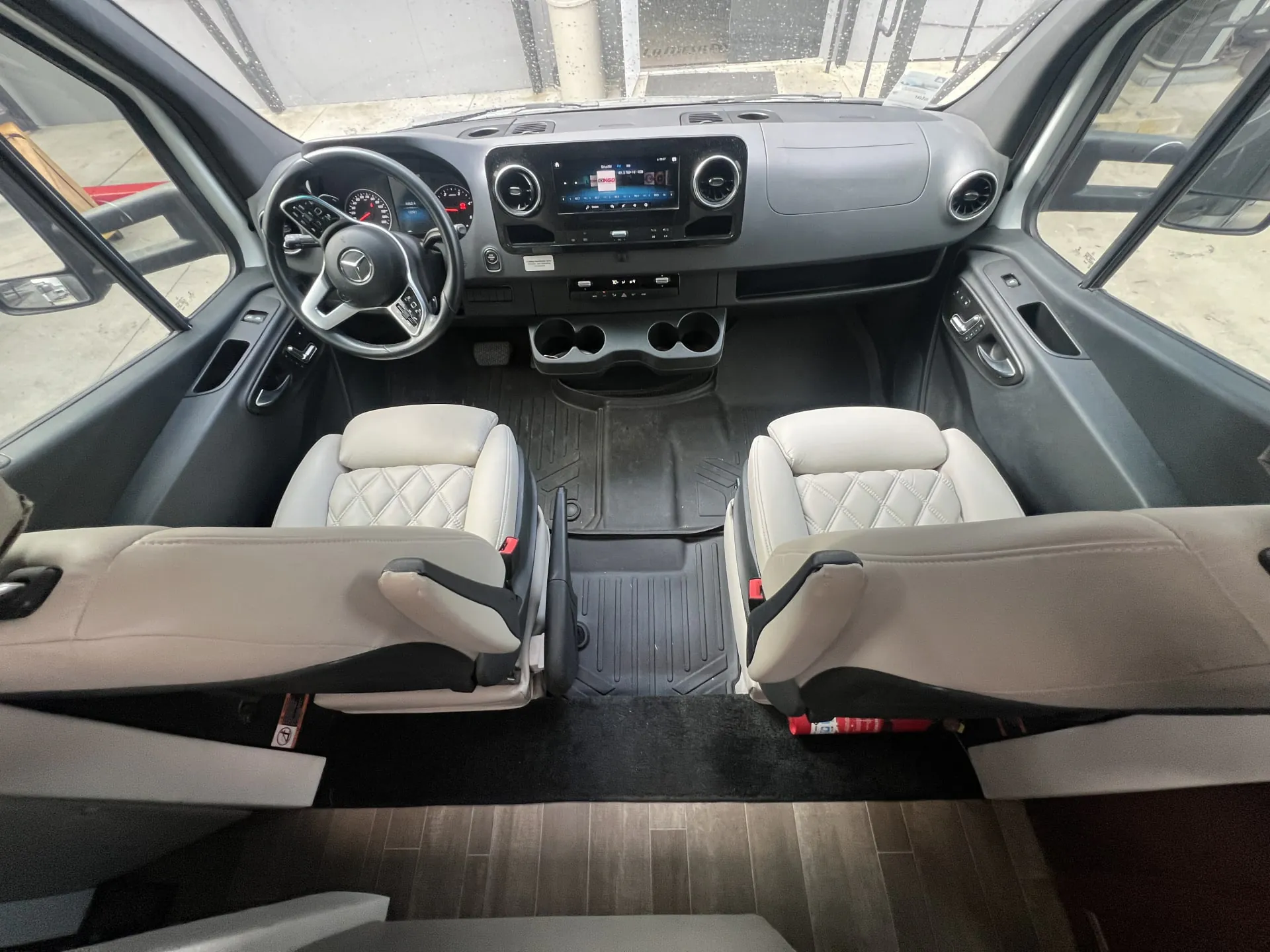 2021 Regency Ultra Brougham 25MB - Photo 3