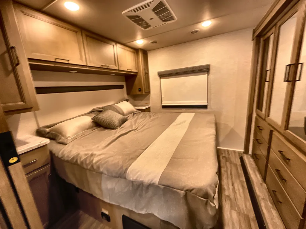 2026 Thor Motor Coach Freedom Traveler A29, Photos photo 14