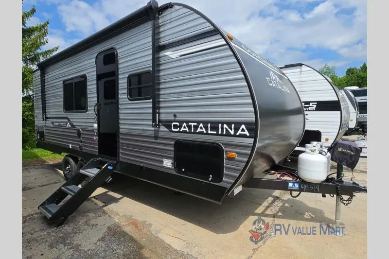 2026 Coachmen Catalina Summit Series 8 211BH - Photo 2