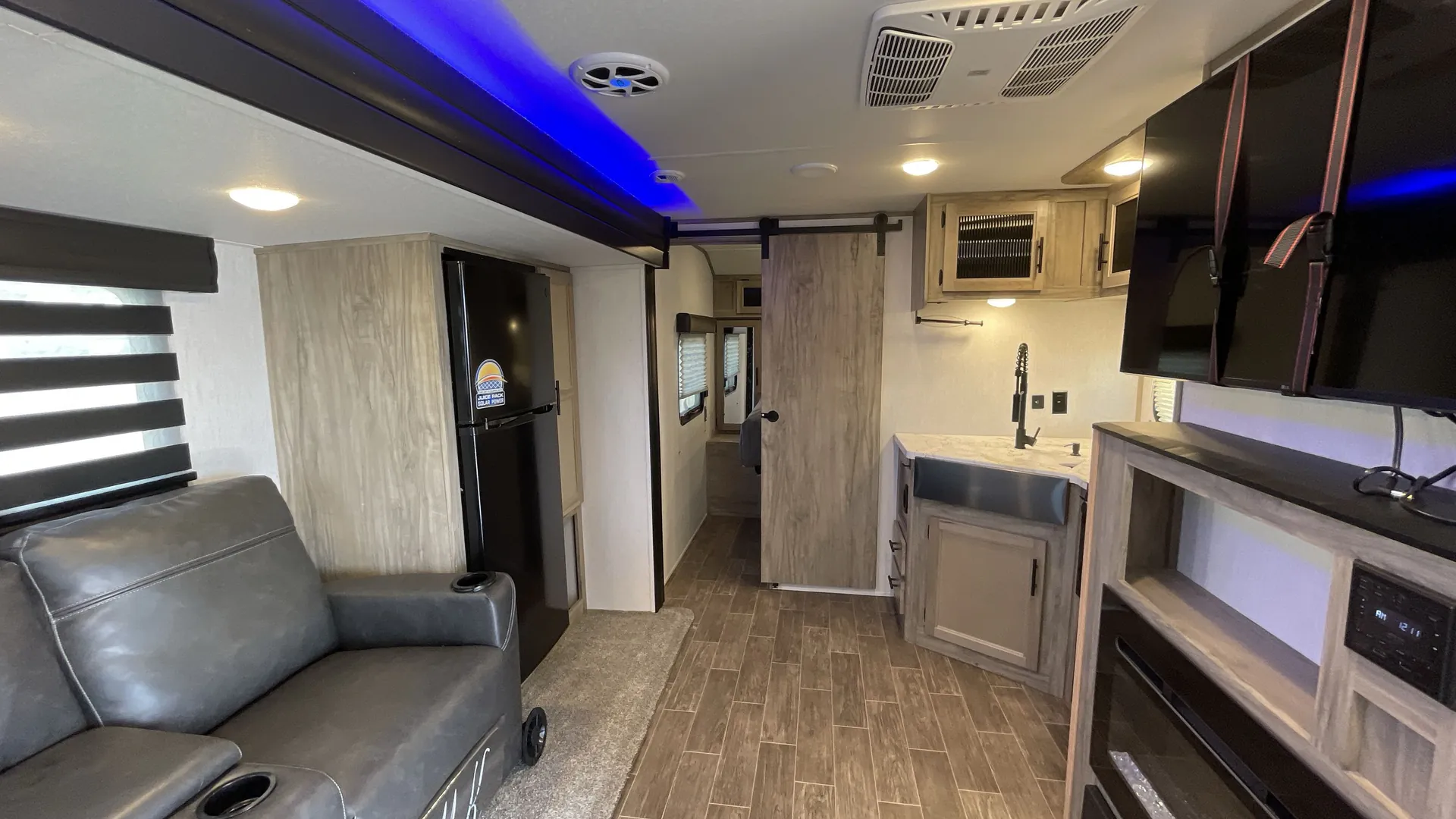 2022 Forest River Cherokee Alpha Wolf 22SW-L — living area main