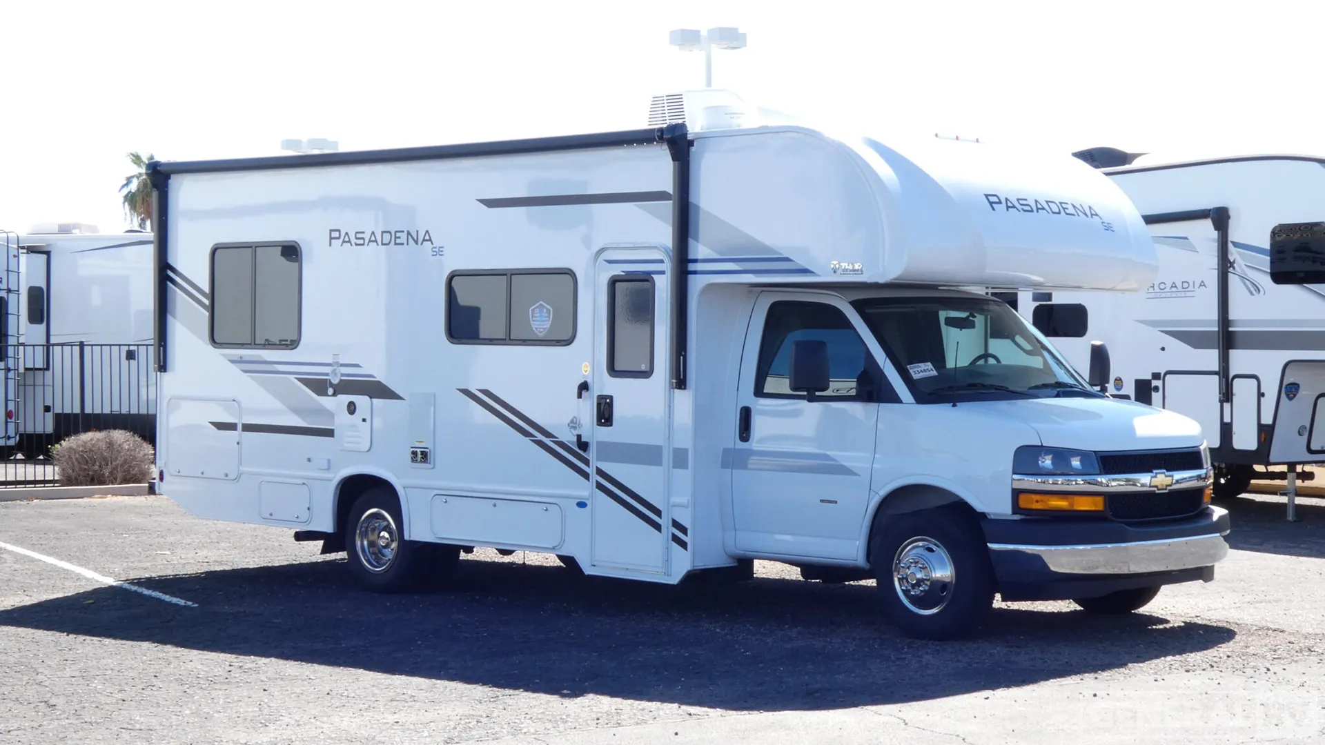 2026 Thor Motor Coach Pasadena SE SZ25 - Photo 2
