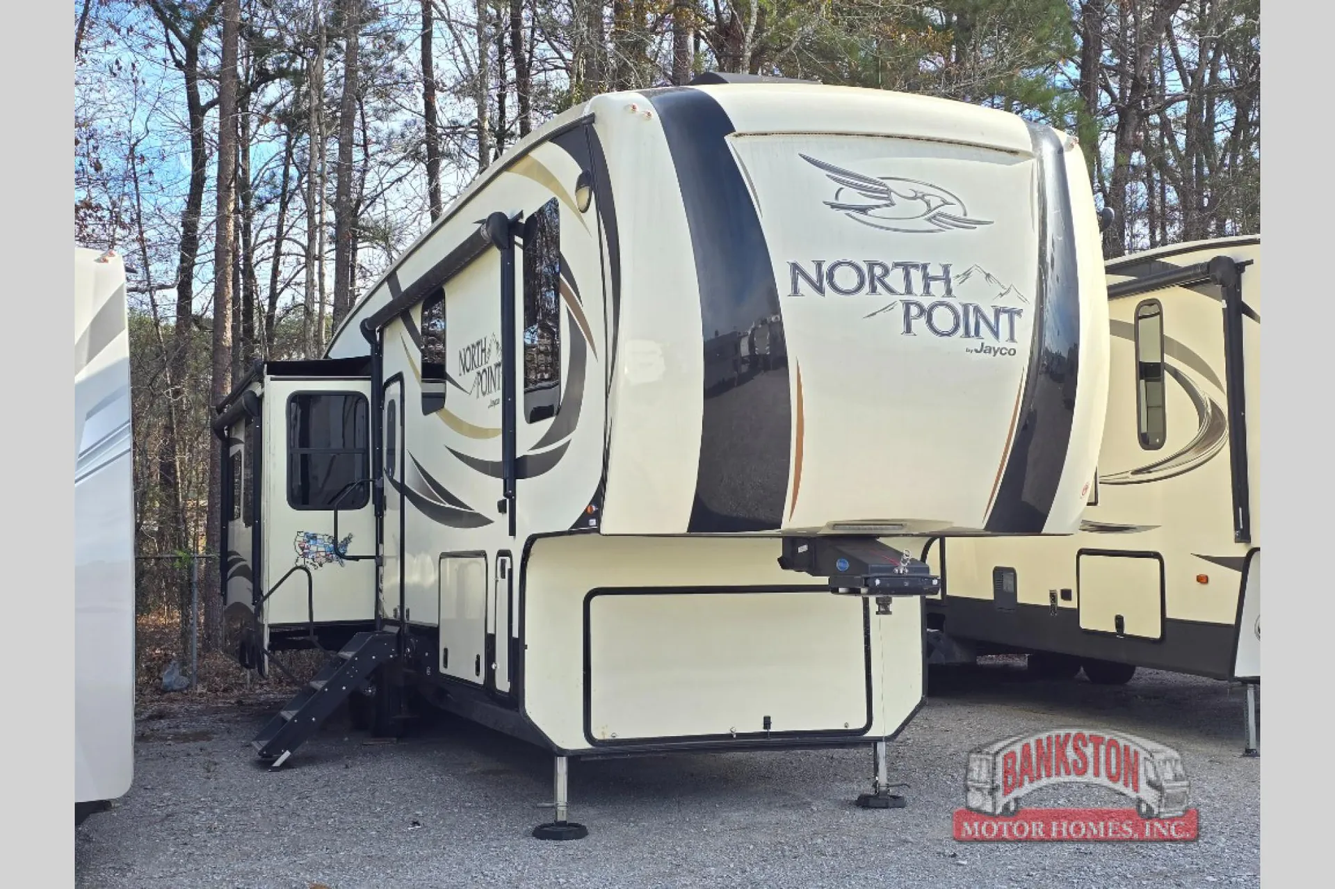 2017 Jayco North Point 315RLTS - Photo 2