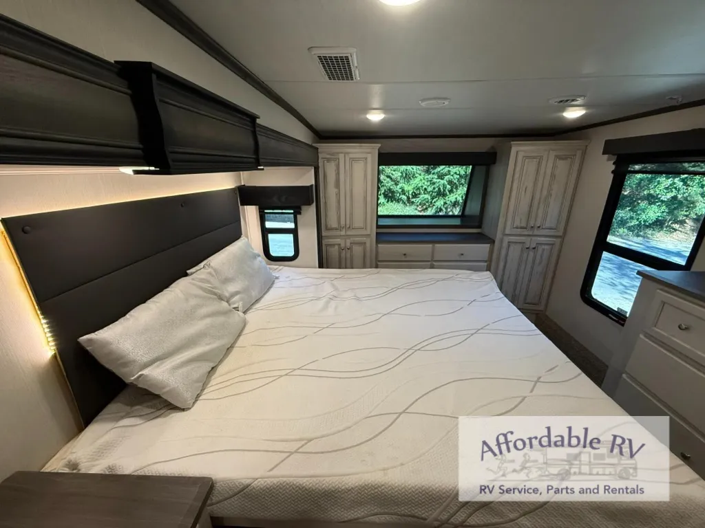 2022 Forest River Cardinal Luxury 380RLX, Photos photo 20
