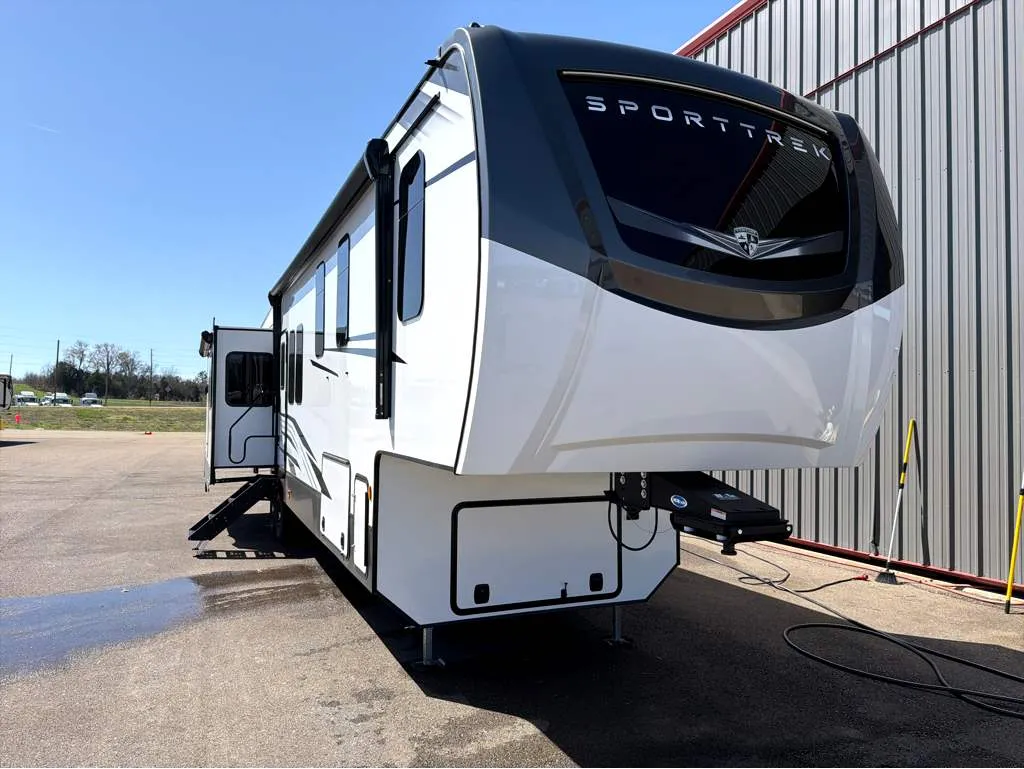 2026 Venture RV SportTrek 5 Touring Edition STTF363VFR - Main photo