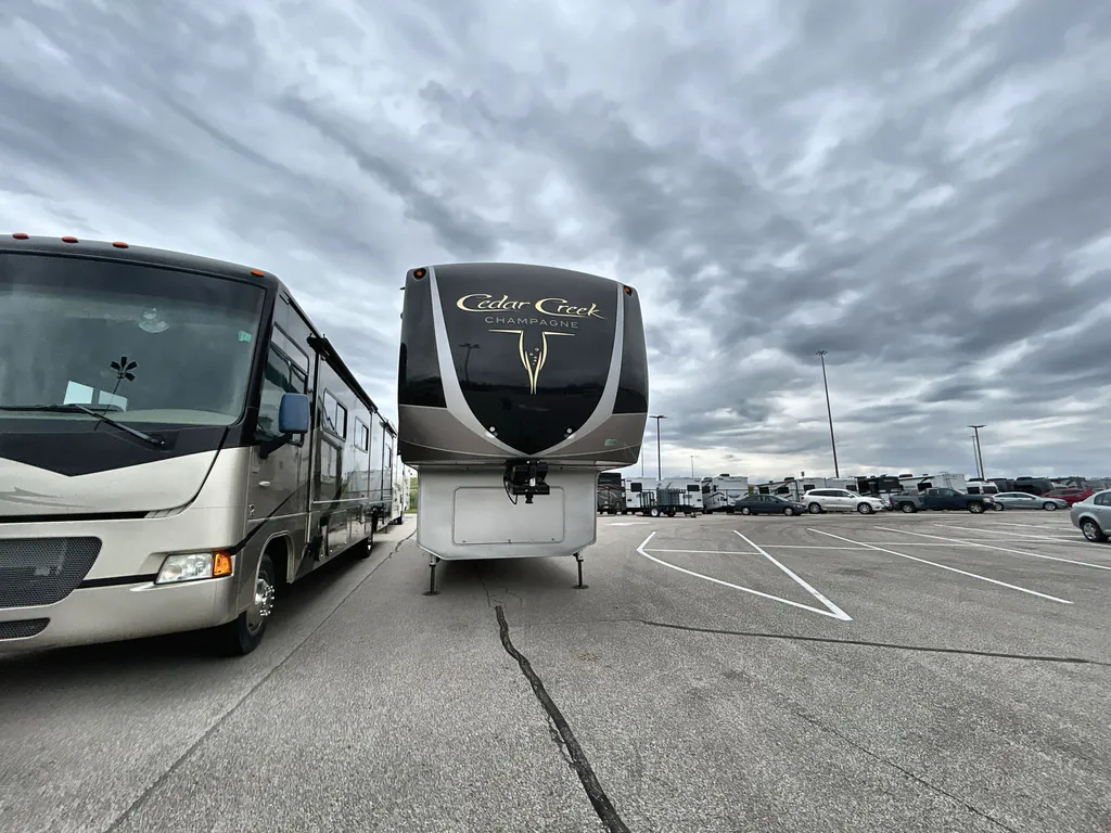 2019 Forest River Cedar Creek Champagne Edition 38EL, Photos photo 4