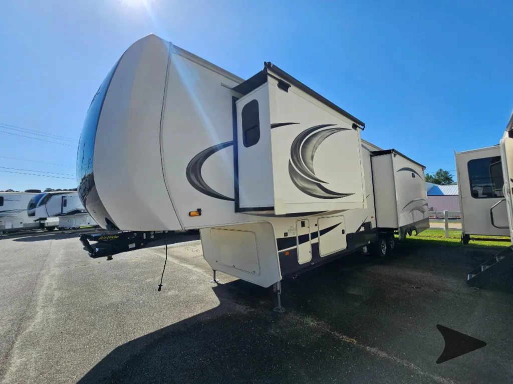 2020 Forest River Cedar Creek Champagne Edition 38EL, Photos photo 5