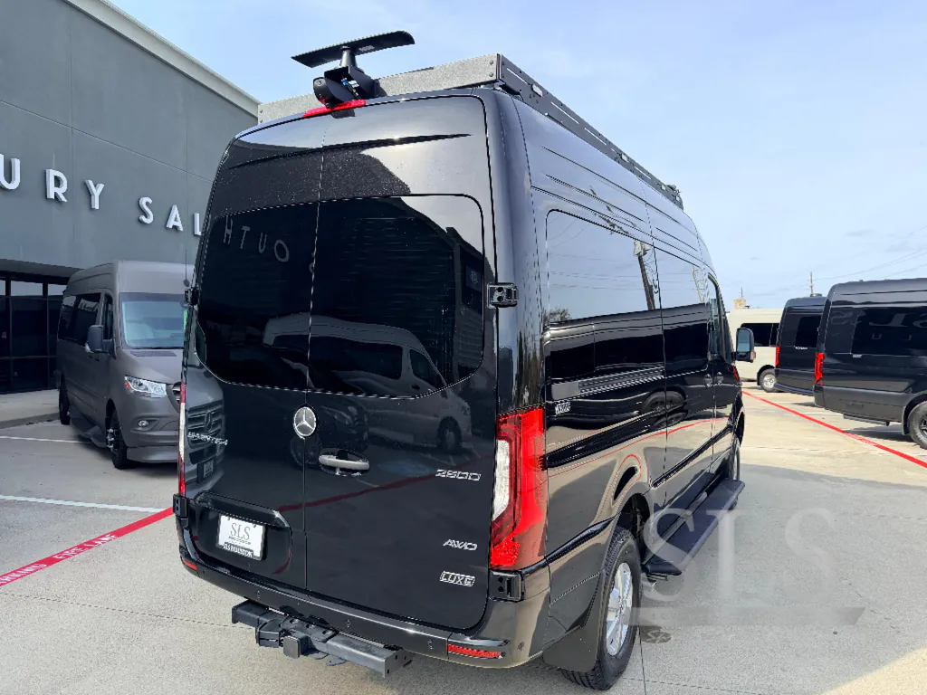 2026 Midwest Automotive Designs Luxe Cruiser D4, Photos photo 3