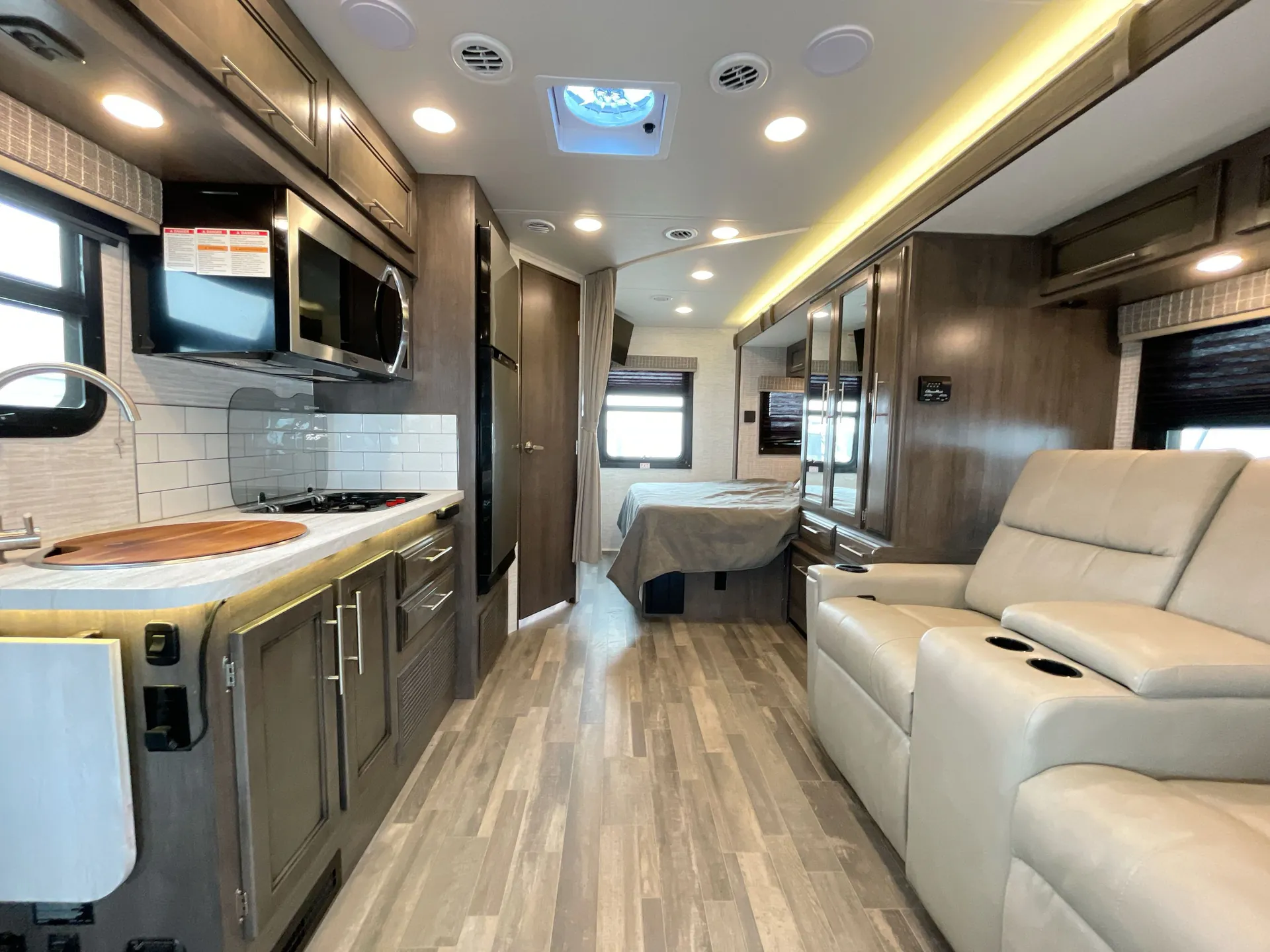 2024 Entegra Coach Qwest SE 24L — living area main