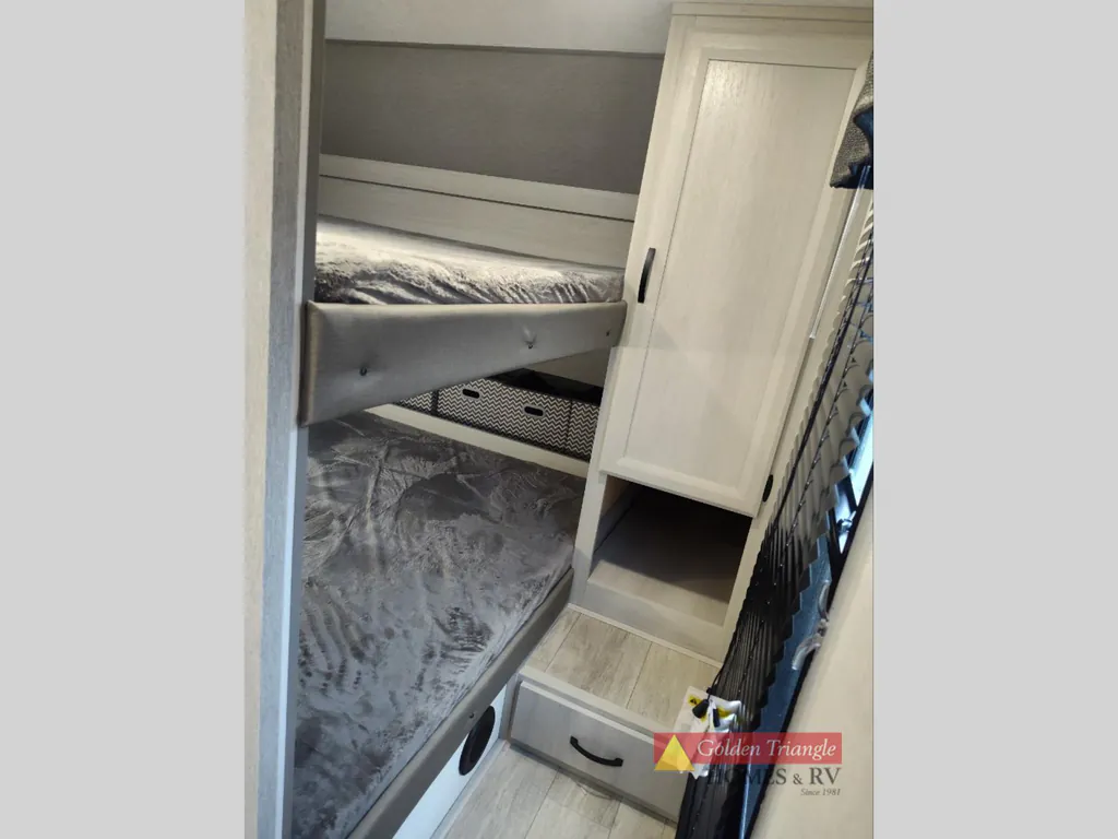 2027 Coachmen Catalina Legacy Edition 333DBDSCK, Photos photo 11