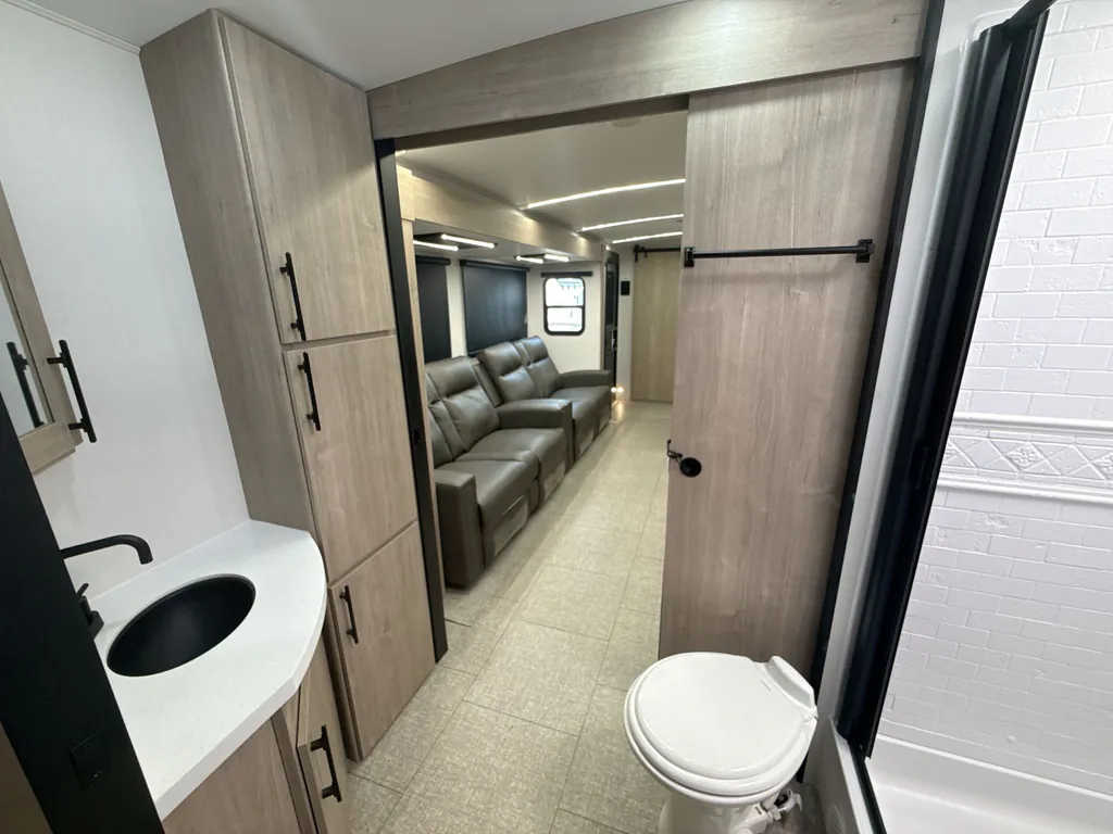2025 Grand Design Imagine 3210BH, Photos photo 17