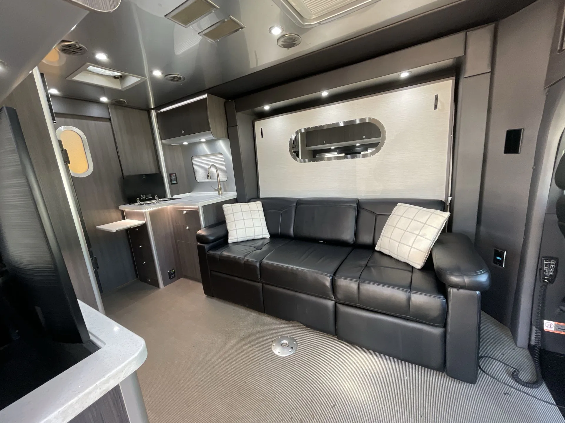 2020 Airstream Atlas Murphy Suite - Photo 4