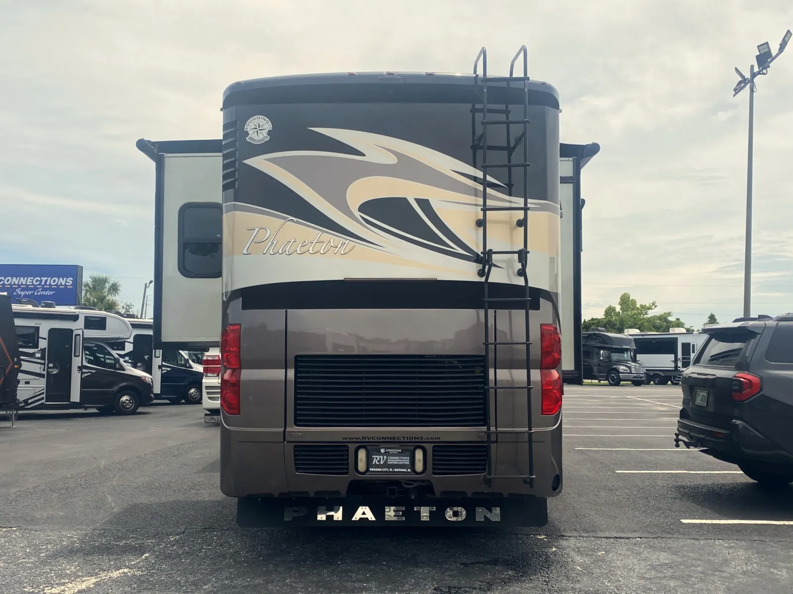 2013 Tiffin Motorhomes Phaeton 36GH - Photo 3