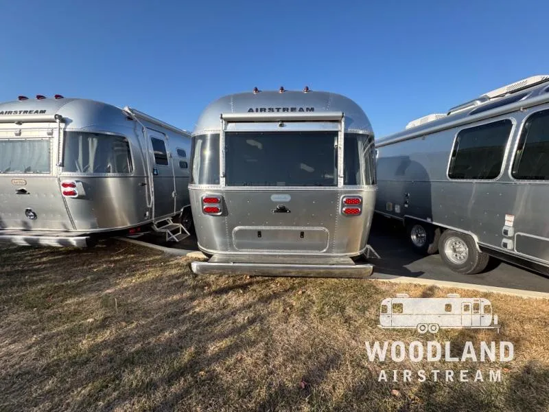 2026 Airstream Globetrotter 25FB - Photo 3