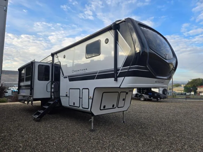 2026 Keystone Montana High Country 295RL - Photo 2