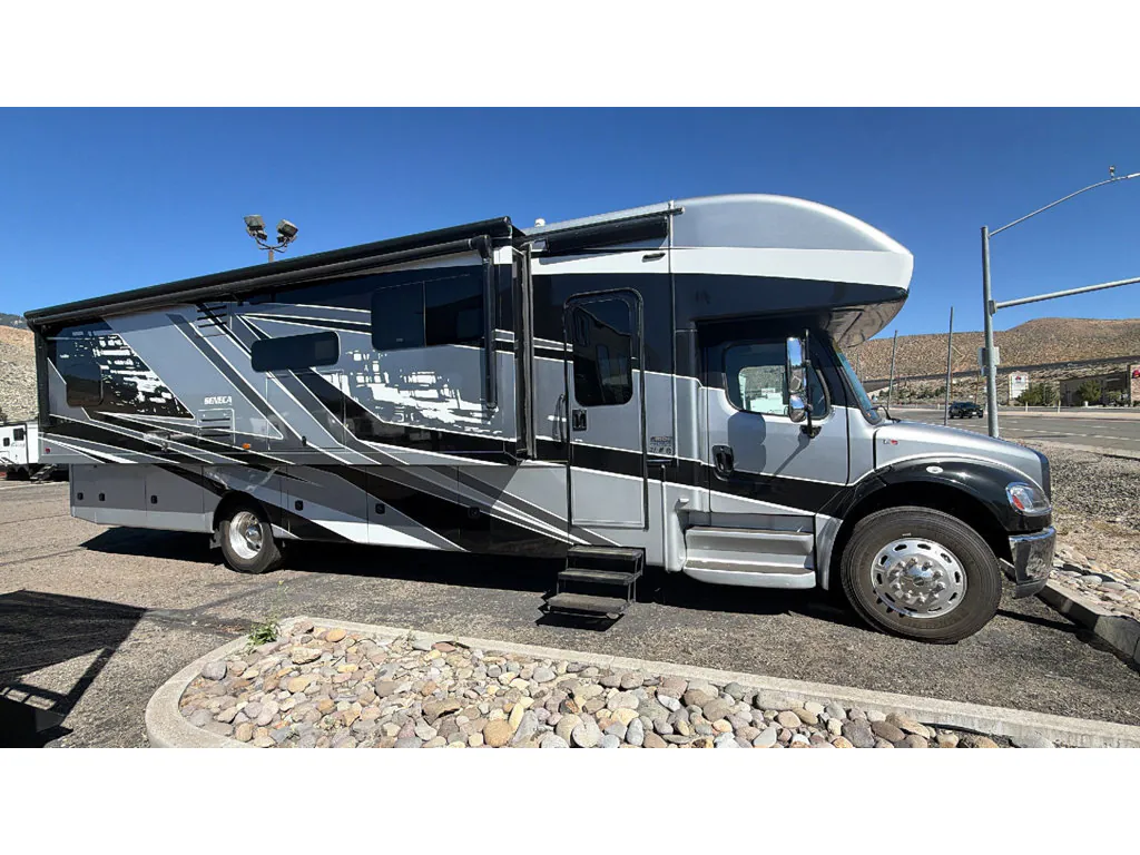 2023 Jayco Seneca 37M - Photo 3