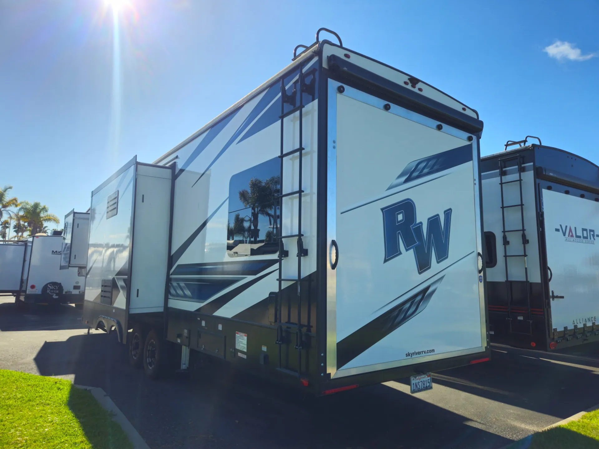 2021 Heartland Road Warrior 351