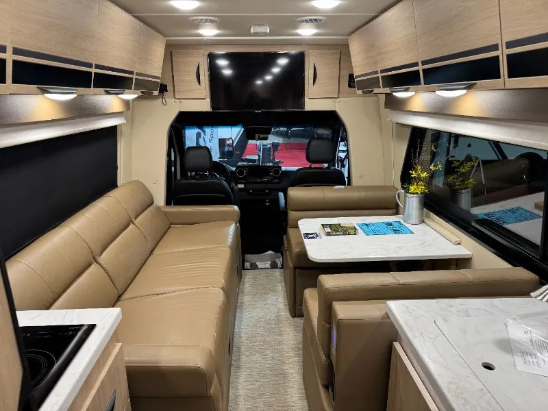2025 Chinook RV Summit SS, Photos photo 4