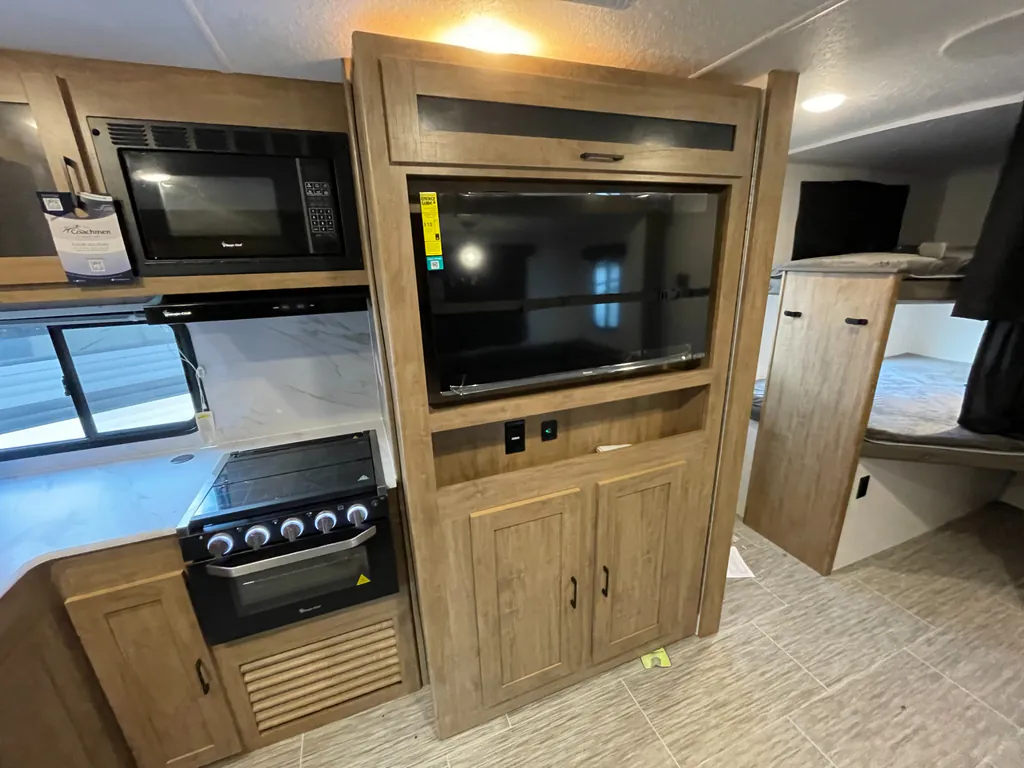 2024 Coachmen Freedom Express Ultra Lite 258BHS, Photos photo 10