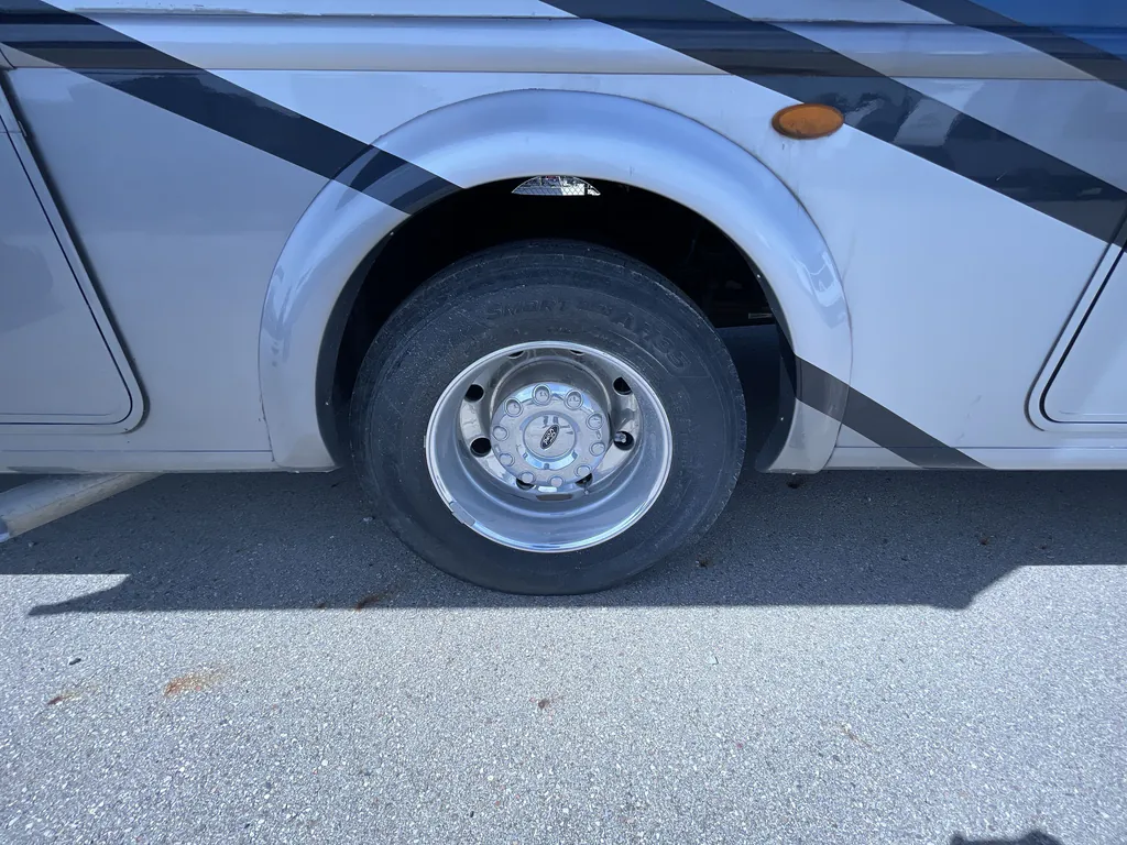 2022 Thor Motor Coach Magnitude RS36, Photos photo 16
