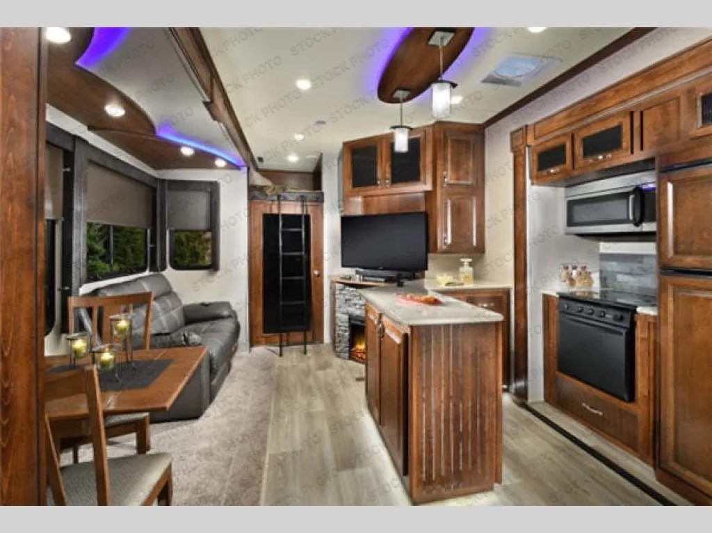 2018 Forest River Vengeance Touring Edition 381L12-6 - Photo 3