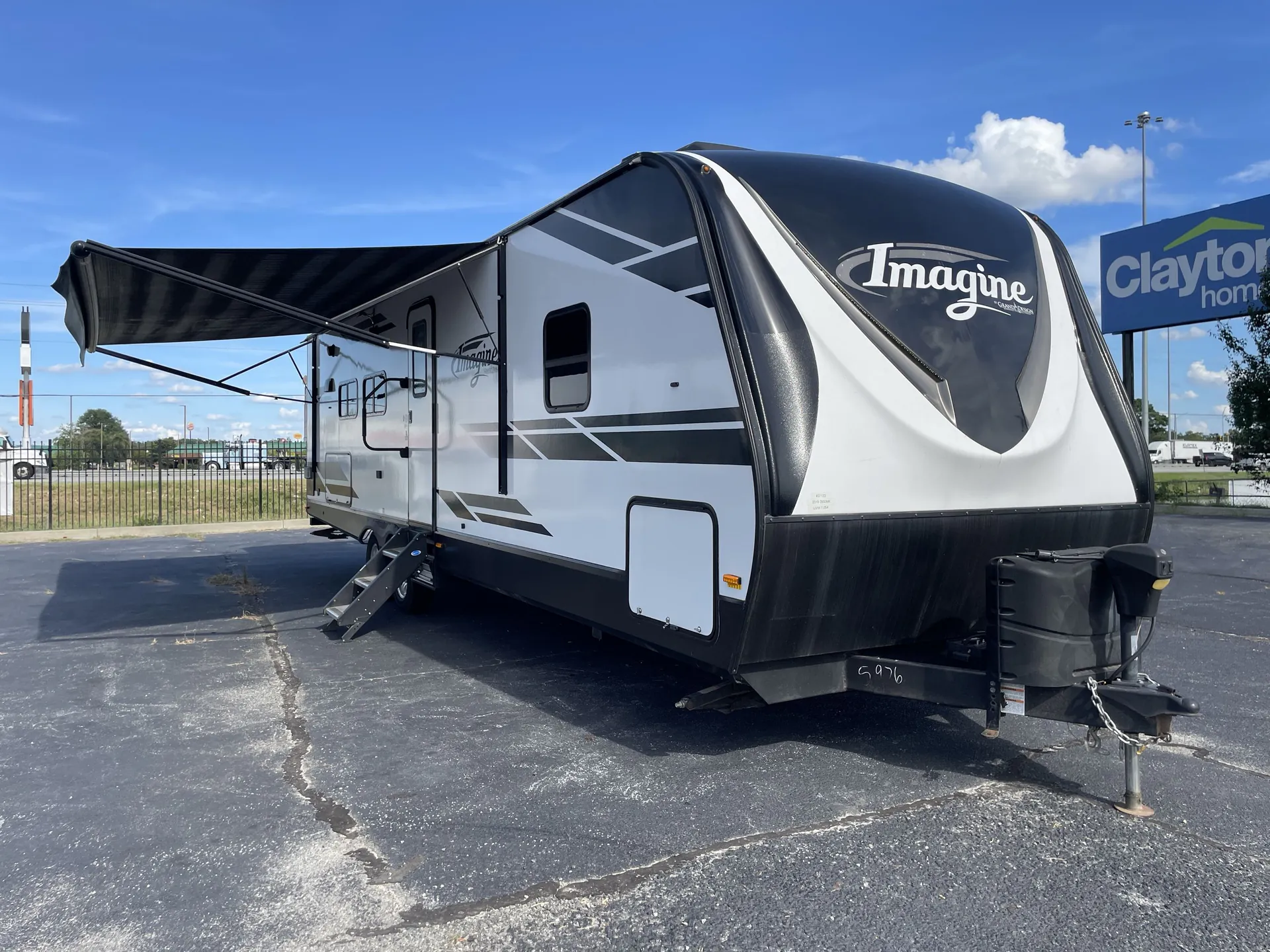 2019 Grand Design Imagine 2850MK - Photo 2