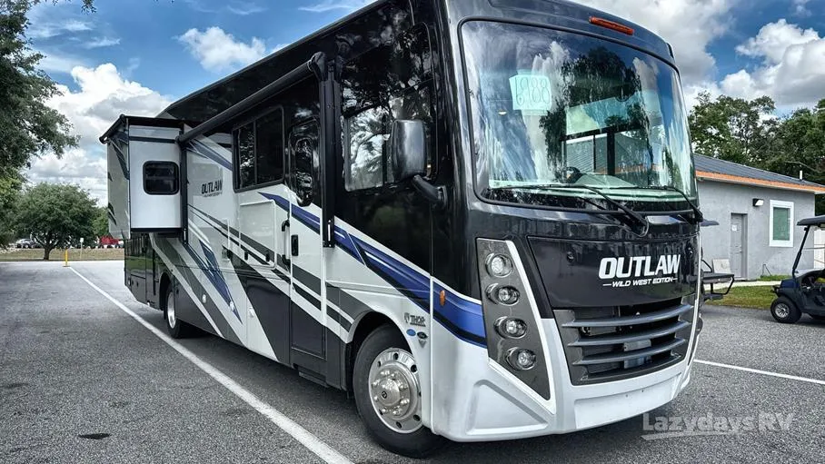 2026 Thor Motor Coach Outlaw Wild West Edition 38M - Photo 2