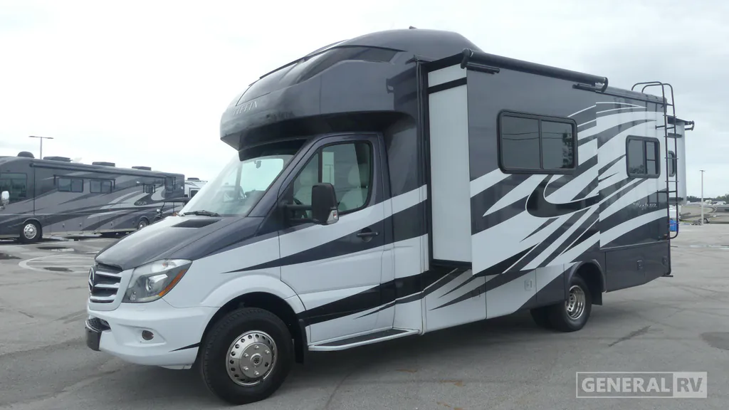2017 Tiffin Wayfarer 24 QW, Photos photo 5
