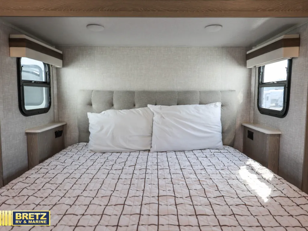 2022 Forest River Rockwood Ultra Lite 2898BS, Photos photo 17