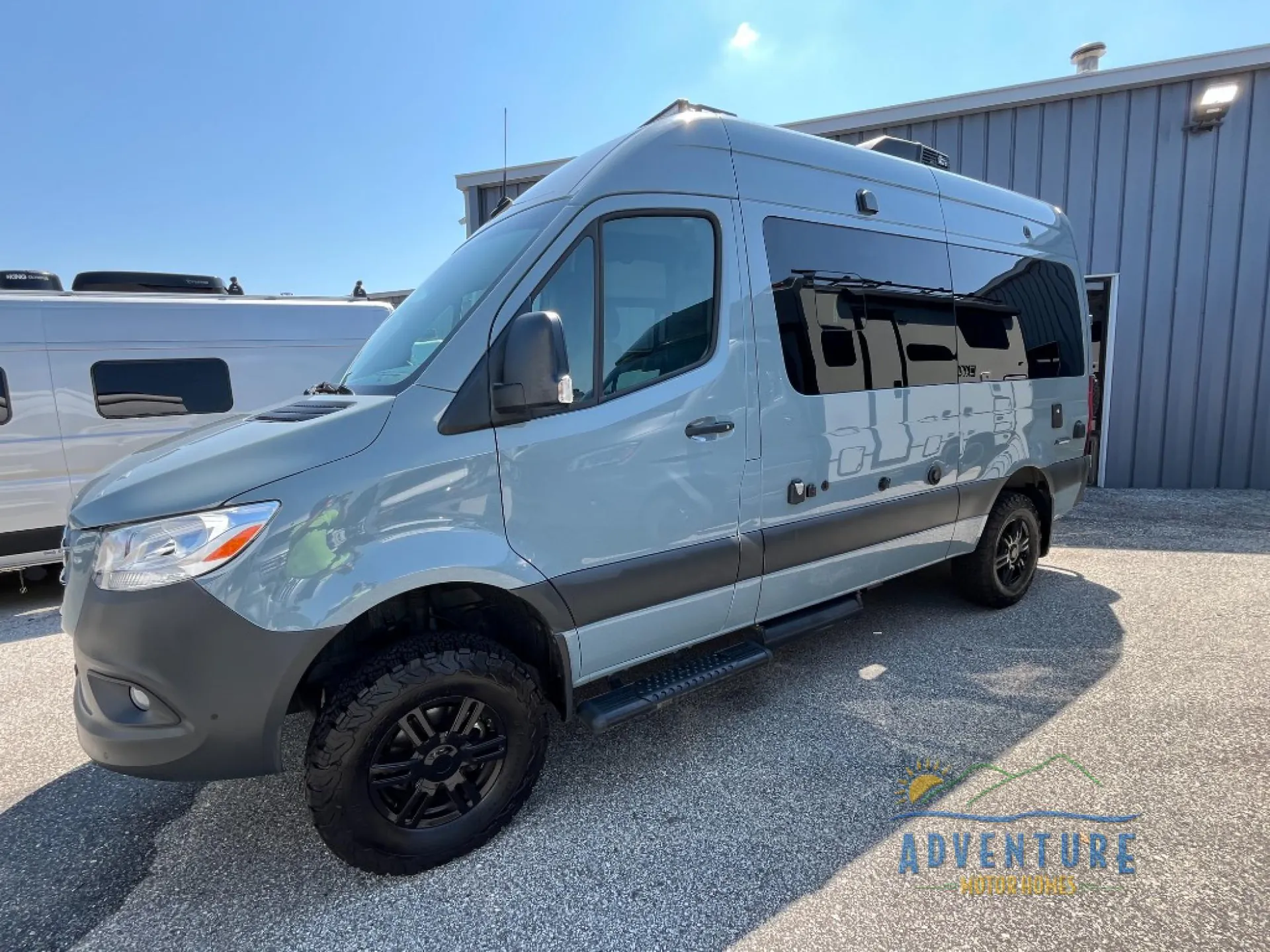 2025 Thor Motor Coach Tranquility 19R - Photo 2