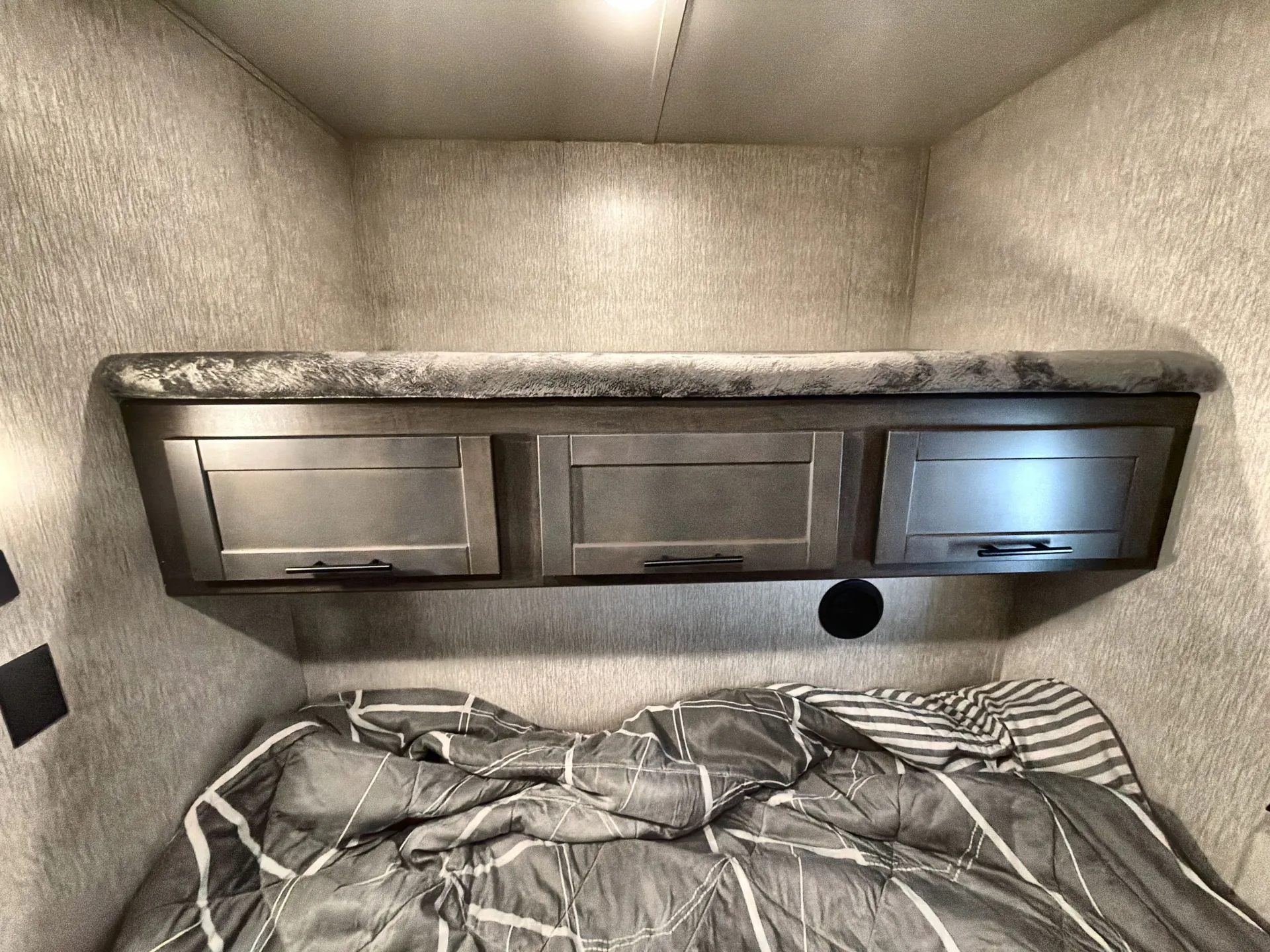 2023 crossroads Cruiser Aire 33BHB — living area main