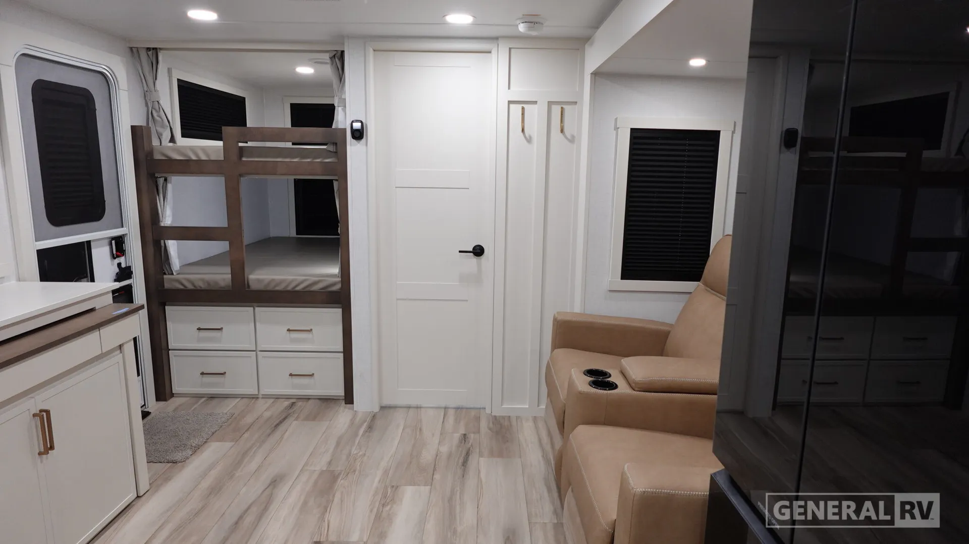 2027 Brinkley Model Ix 24X - Photo 3