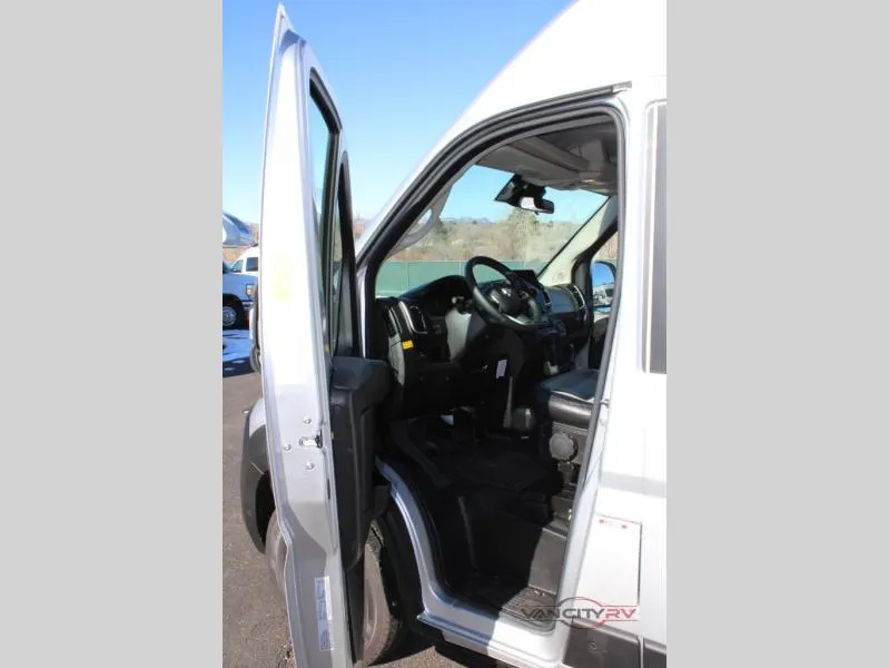 2025 Roadtrek Westfalia Wave Skylight - Photo 3
