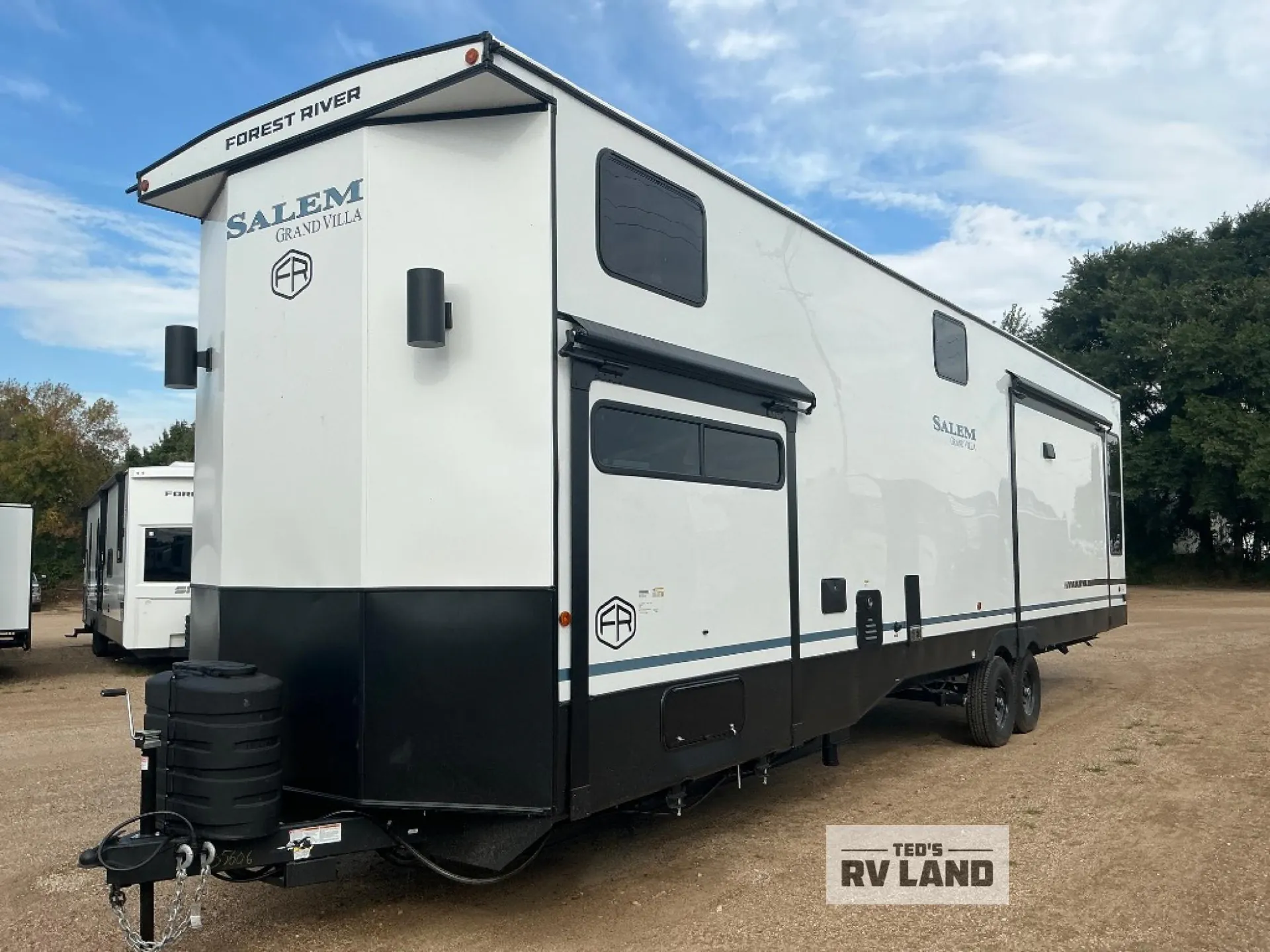 2027 Forest River Salem Grand Villa 42DL - Photo 3