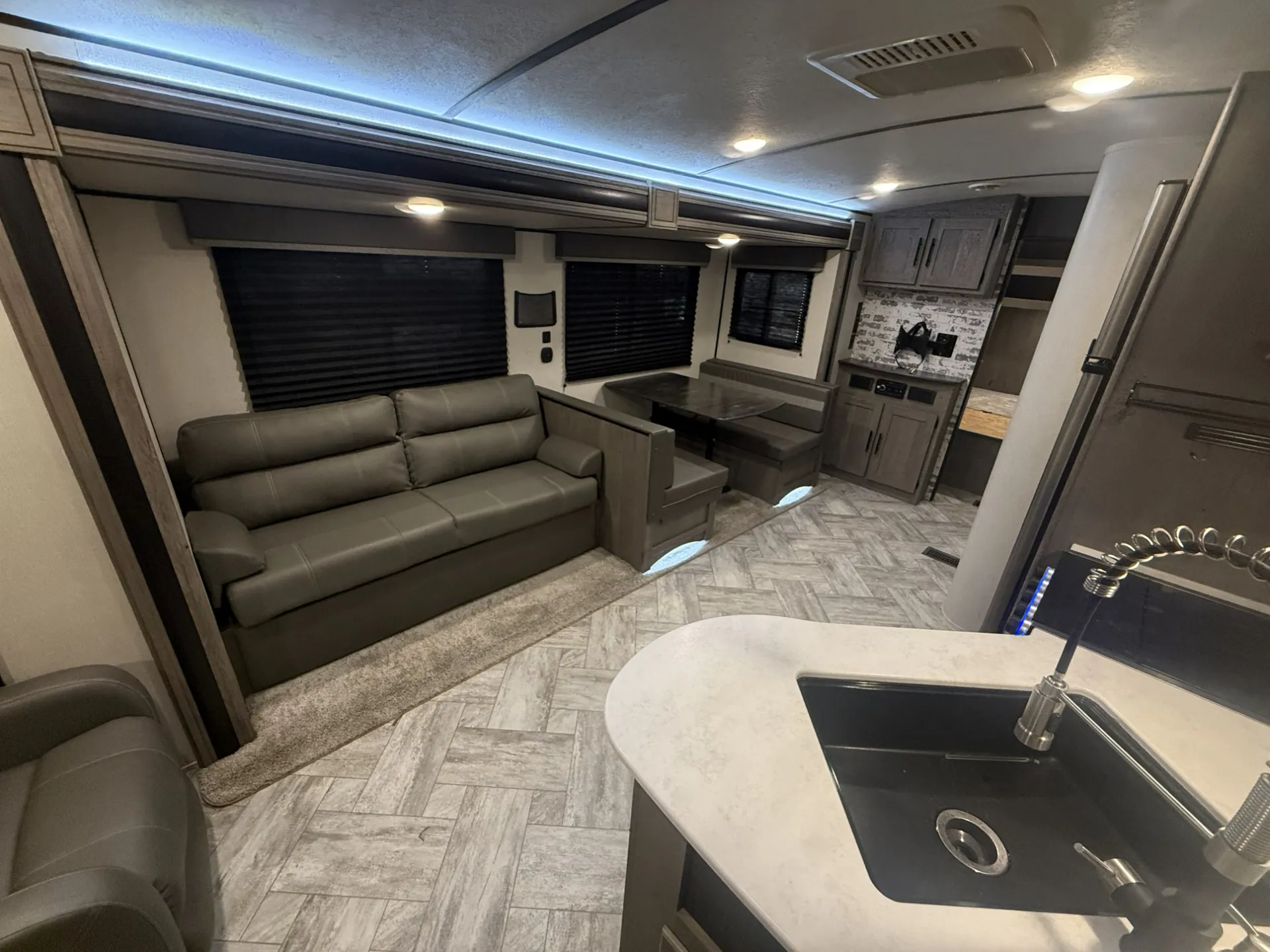 2021 Keystone Springdale 266RL - Photo 2